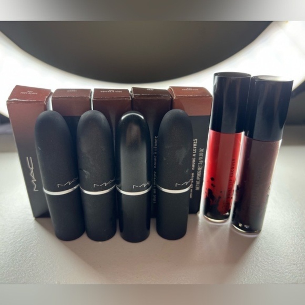 AUTHENTIC MAC BUNDLE